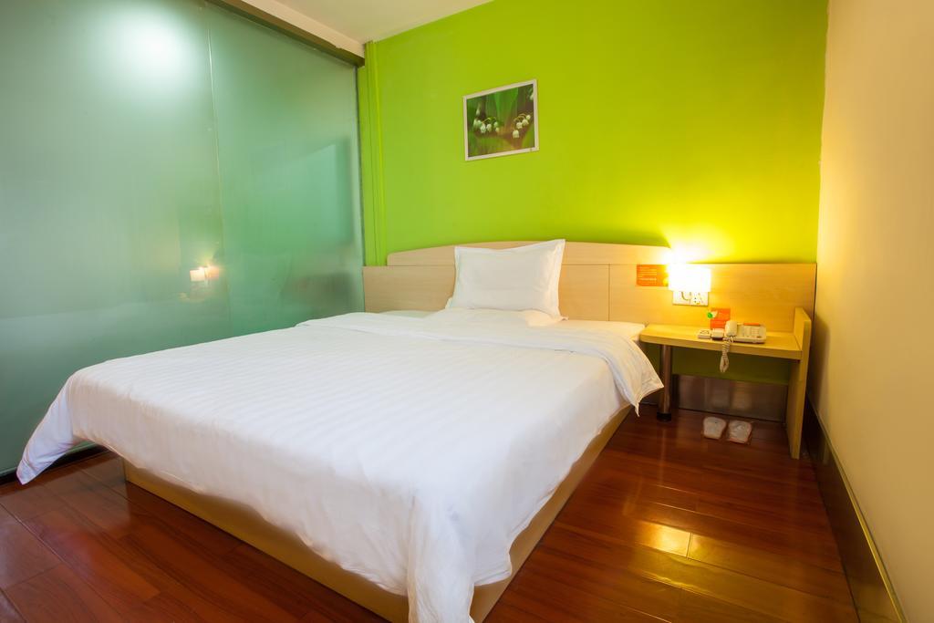 7Days Inn Zhuhai North Railway Station Jinding Bilik gambar